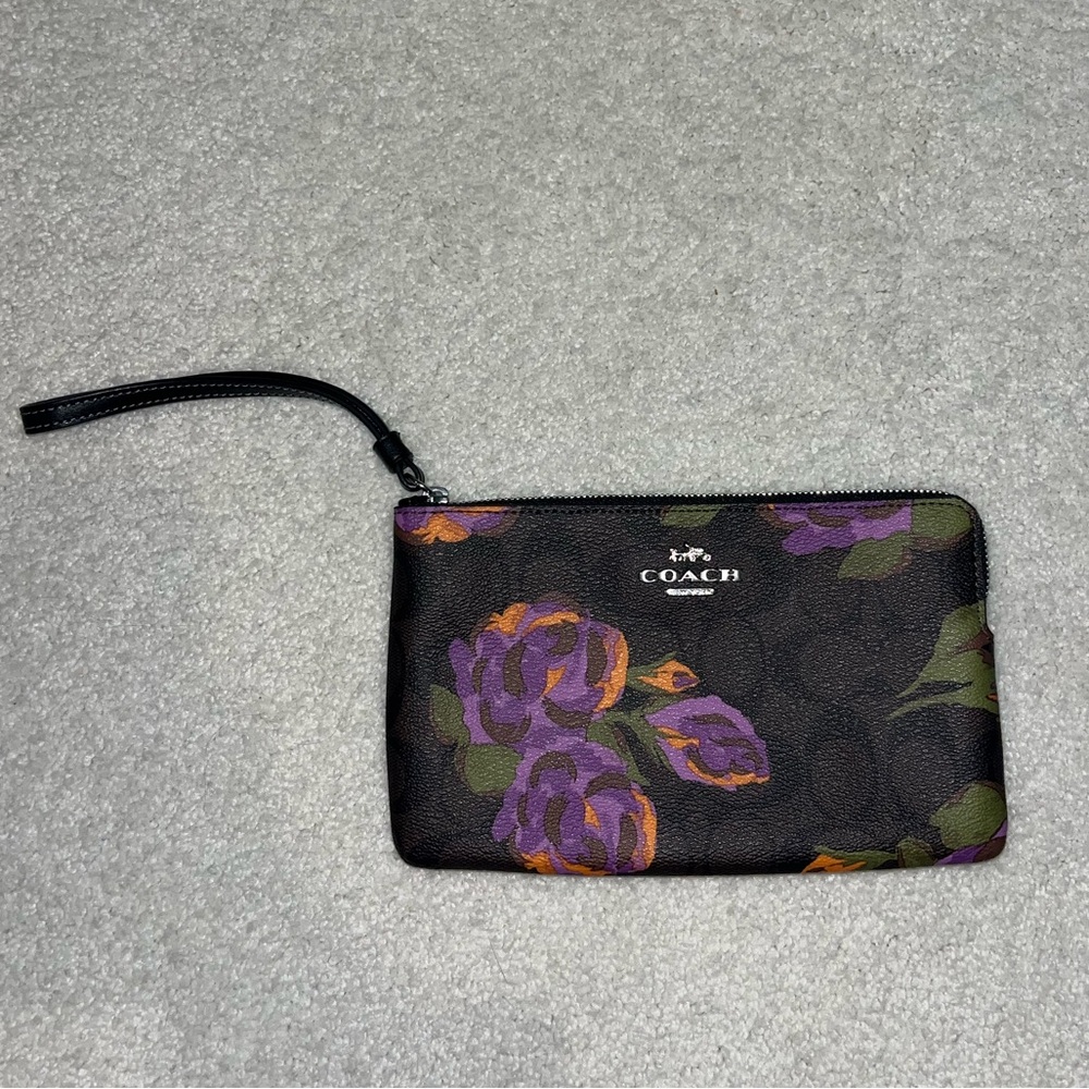 NWT COACH LARGE WRISTLET SIGNATURE CANVAS